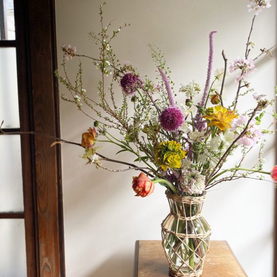 教室のお知らせ 春を花瓶に活ける Tiltflowers